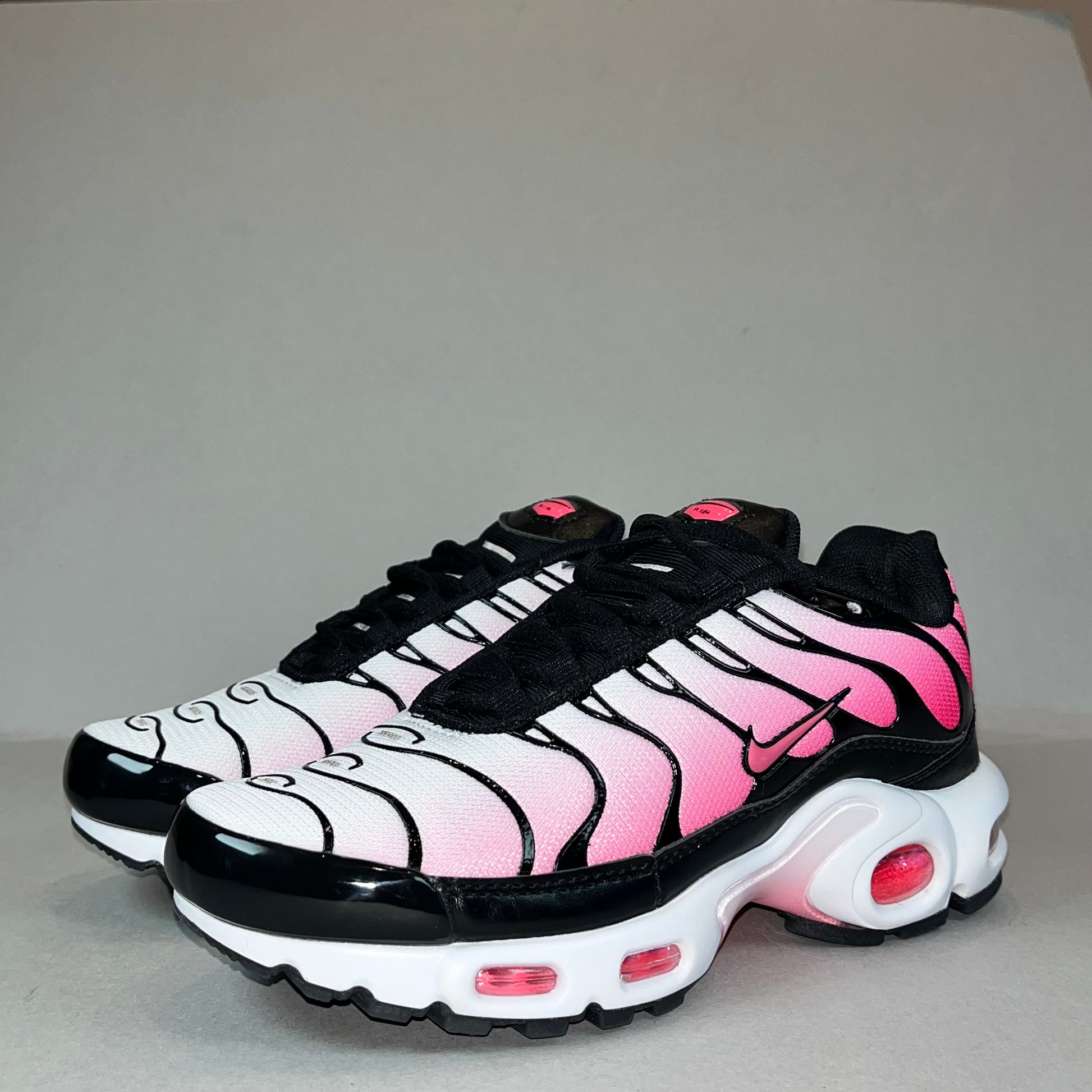 Nike Air Max Plus TN “Hot Punch”