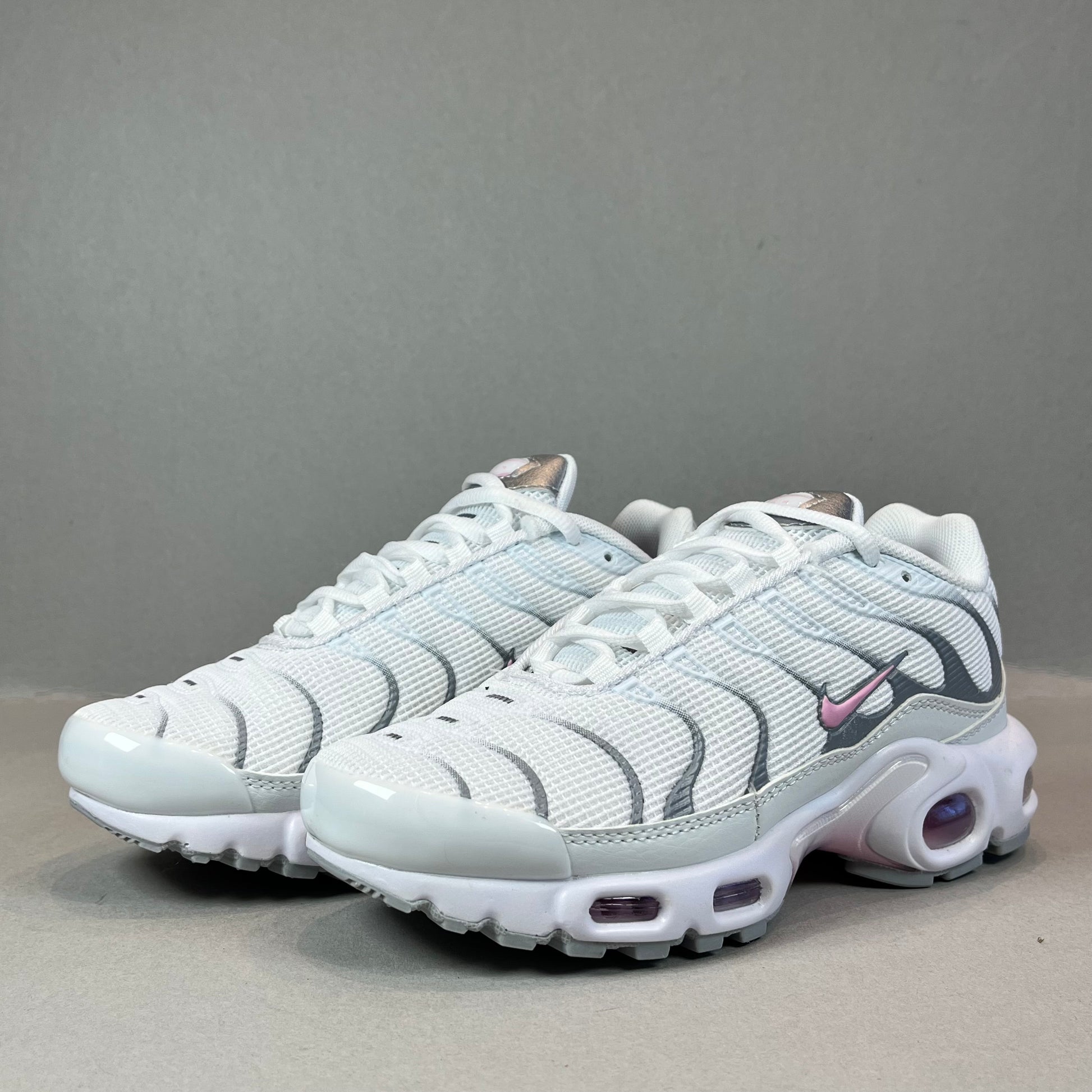 Nike Air Max Plus TN “White Grey Pink”