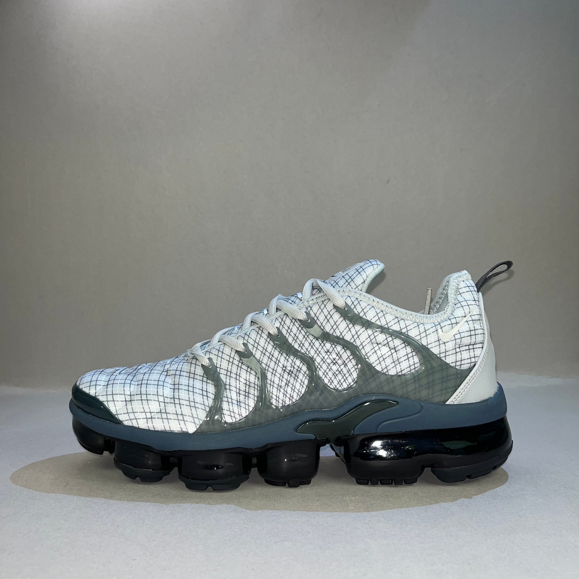 Nike Vapormax Plus “Grey”