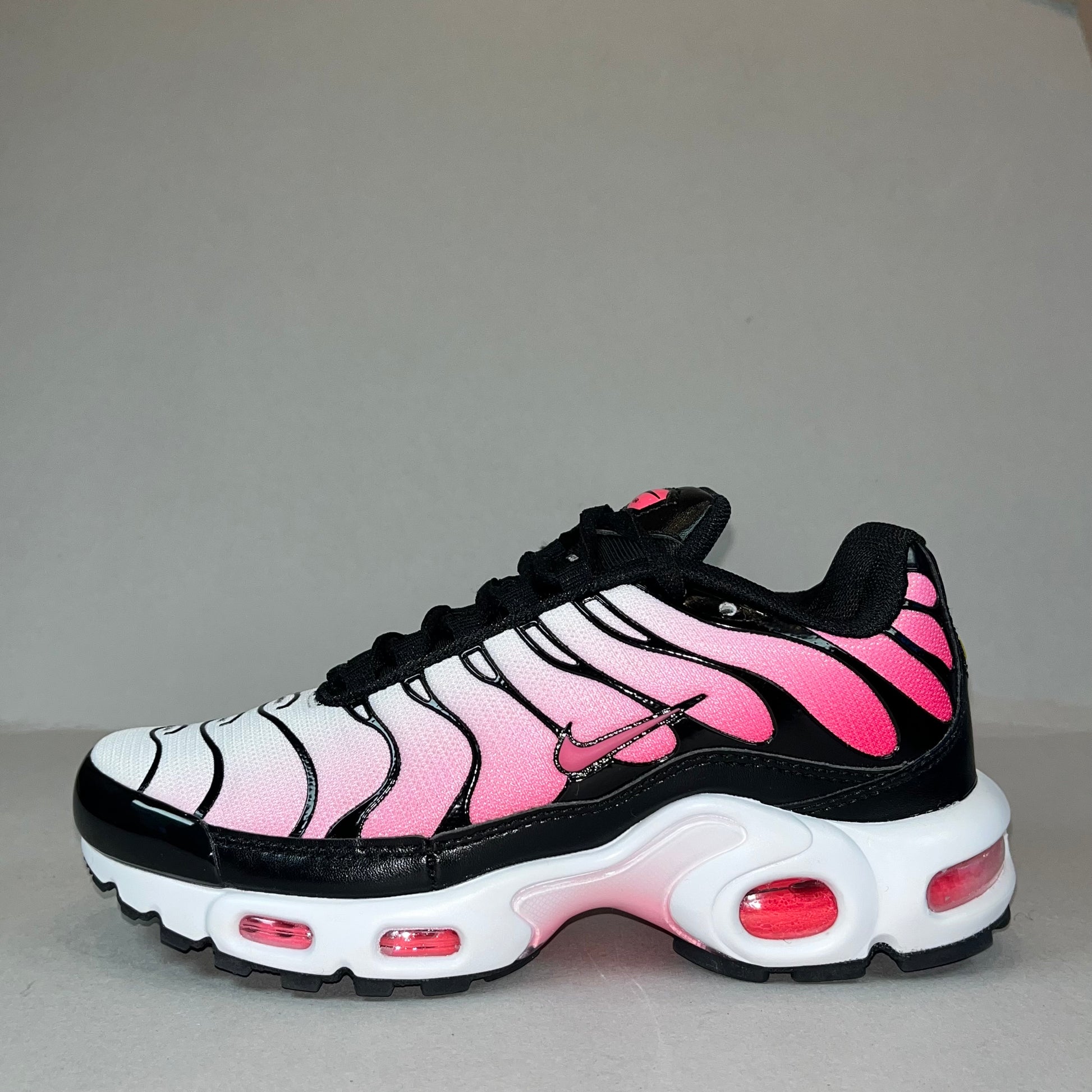 Nike Air Max Plus TN “Hot Punch”