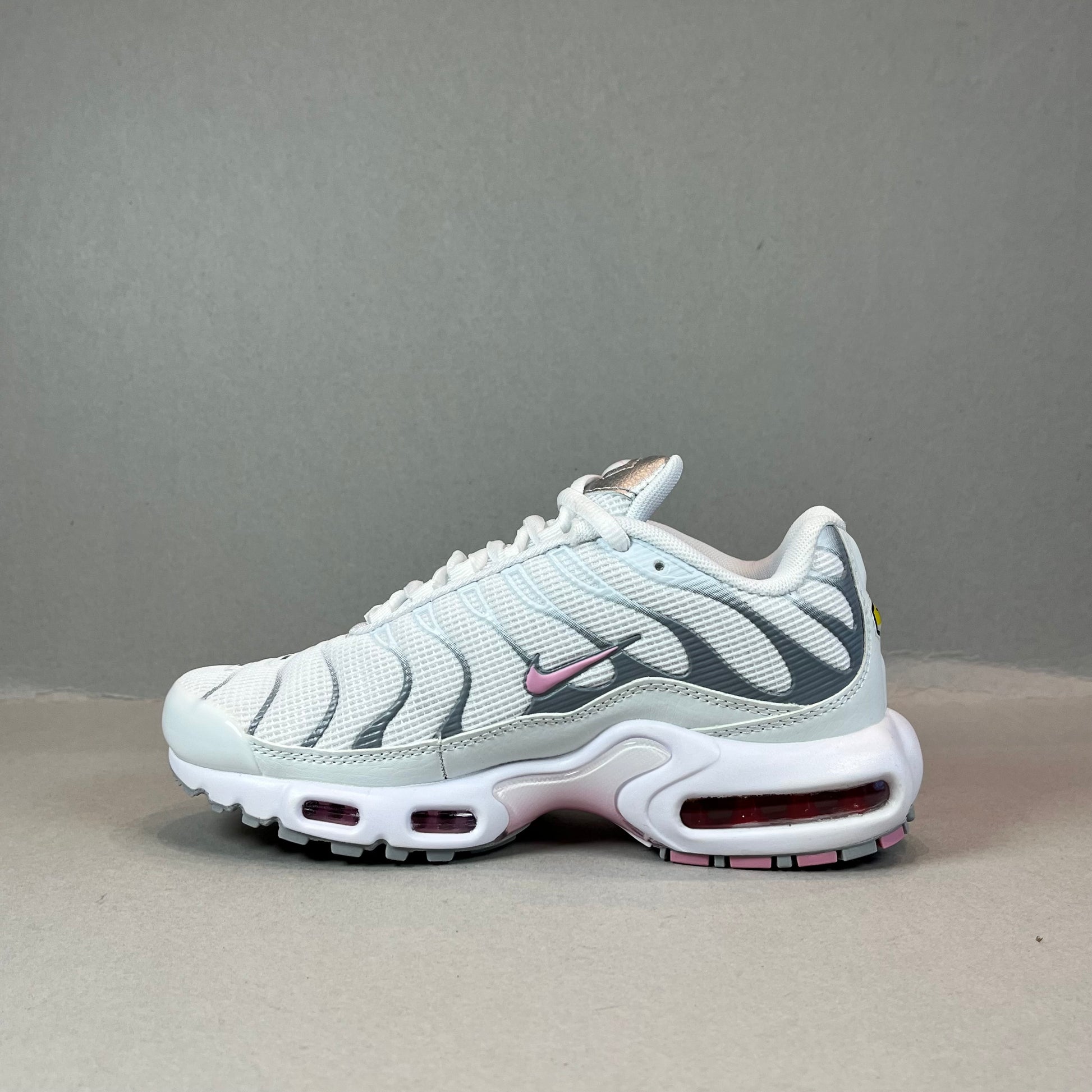 Nike Air Max Plus TN “White Grey Pink”