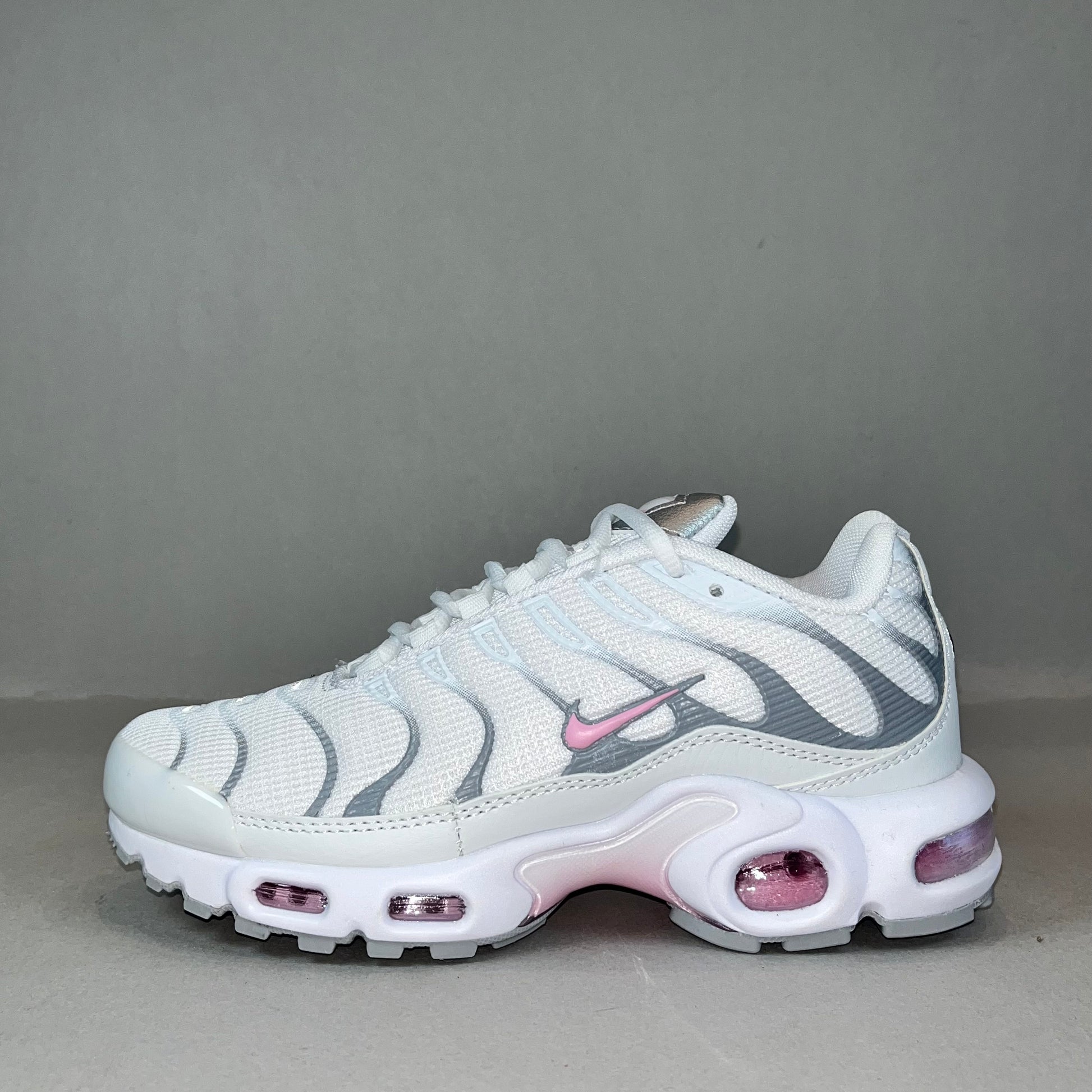 Nike Air Max Plus TN “White Grey Pink”