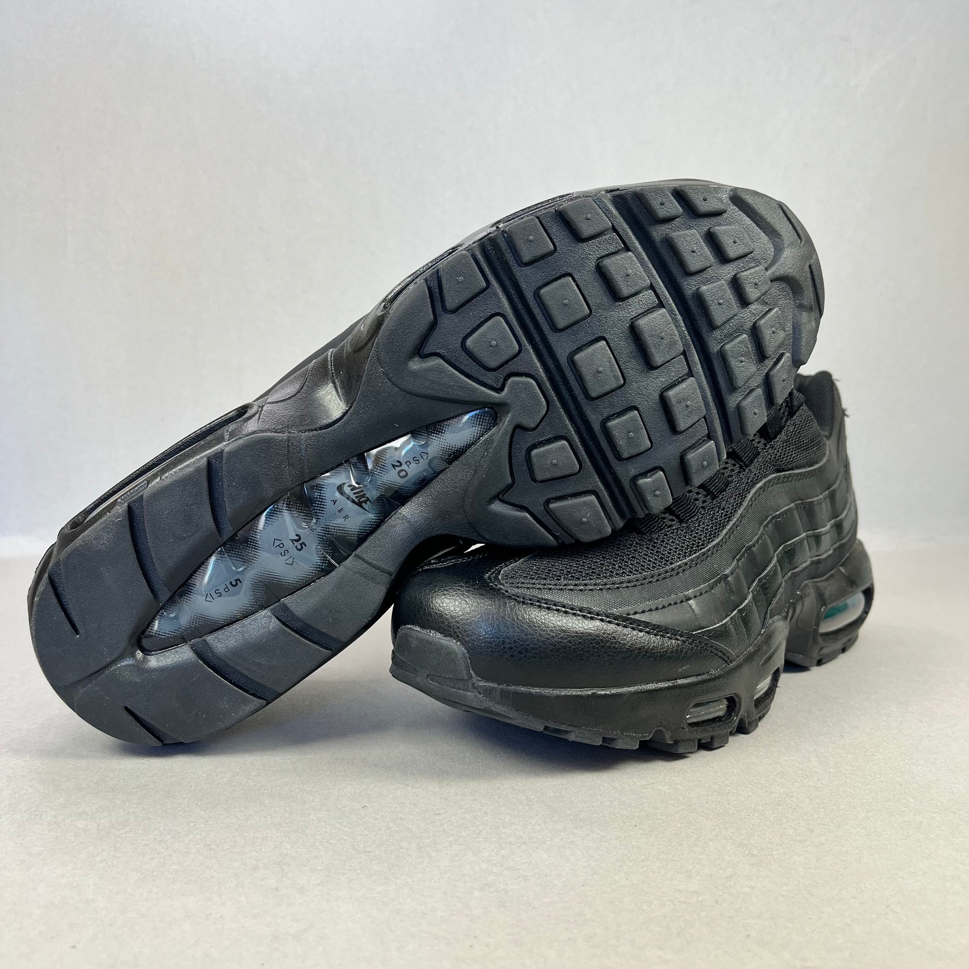 Nike Air Max 95 “Triple Black”
