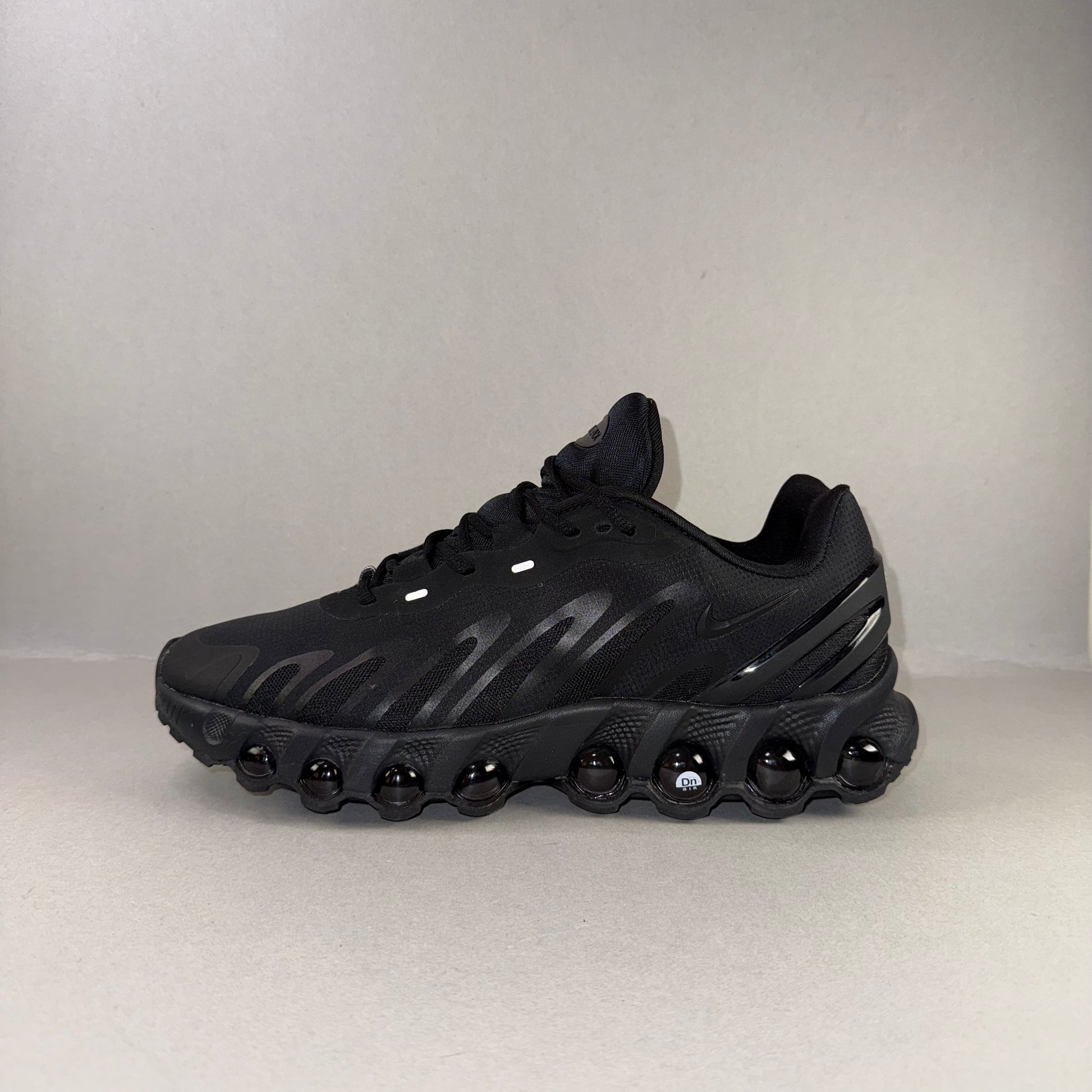 Nike Air Max Dn8 "All Black"