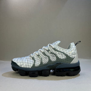 Nike Vapormax Plus “Grey”