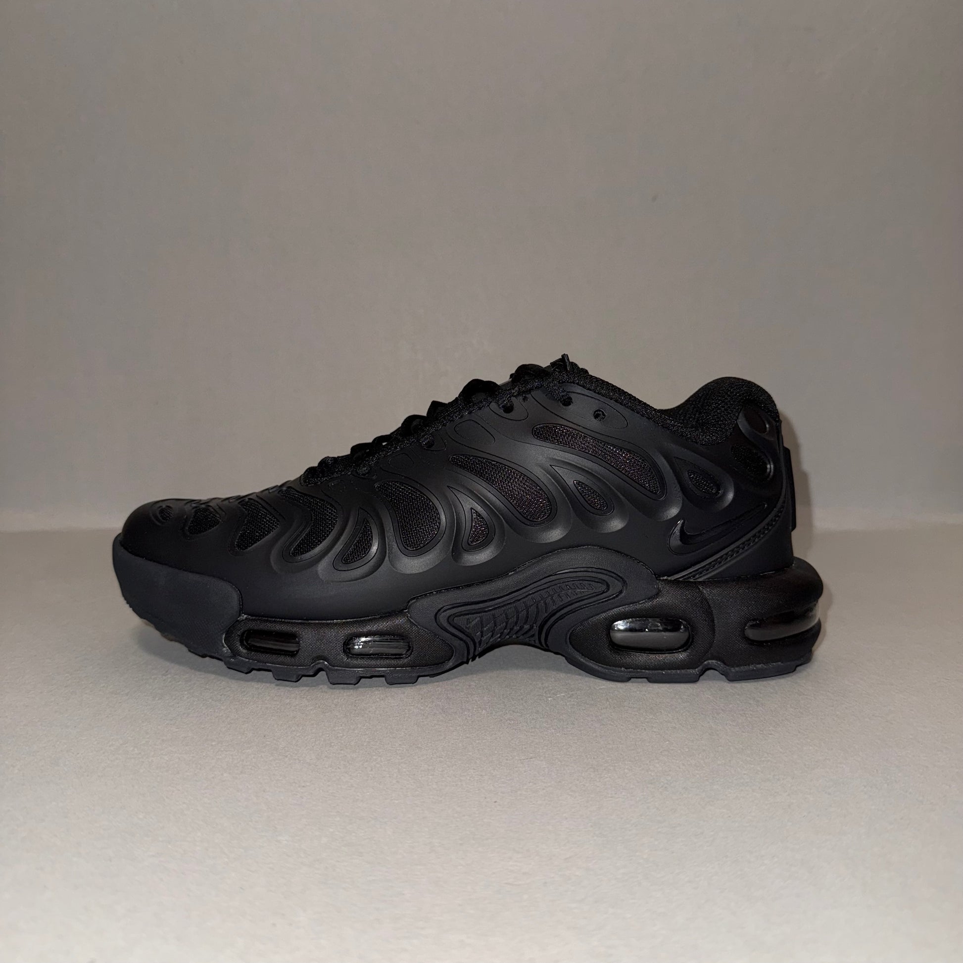 Nike Air Max Plus Drift "All Black"