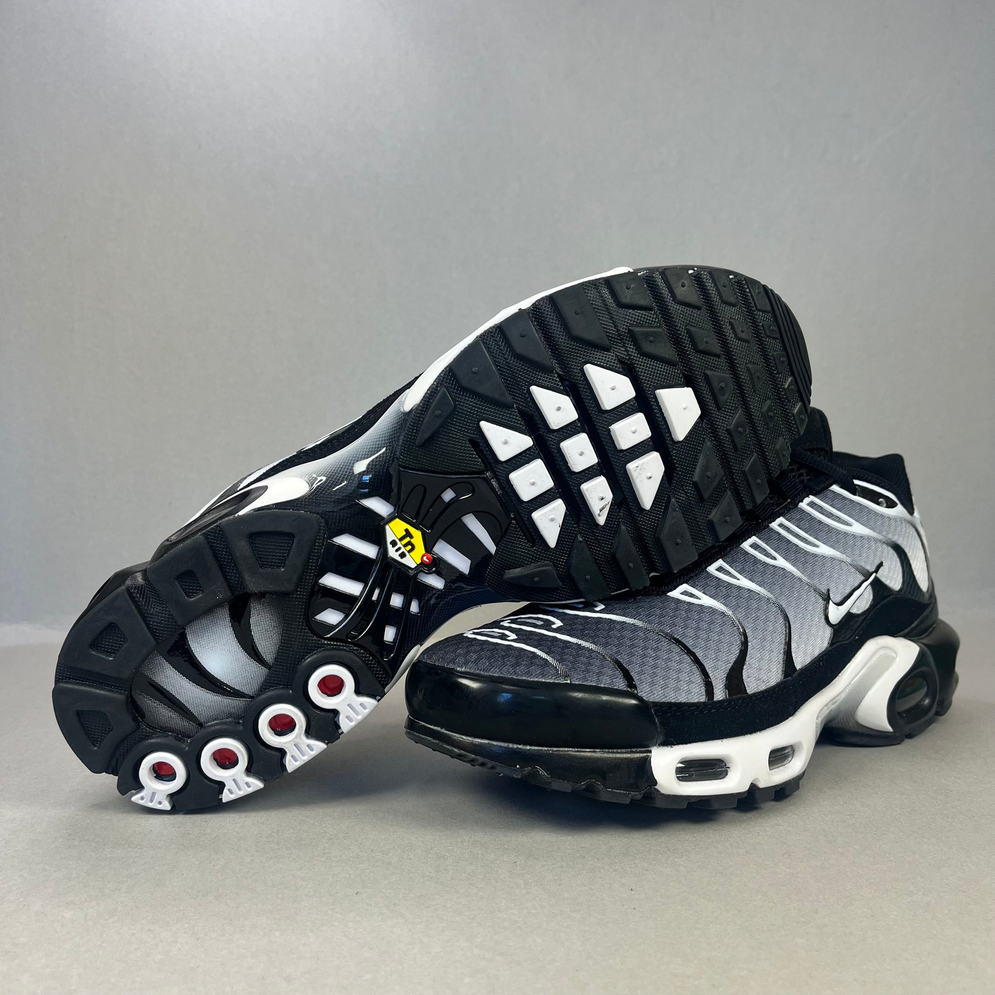 Nike Air Max Plus TN “Black Metallic Silver”