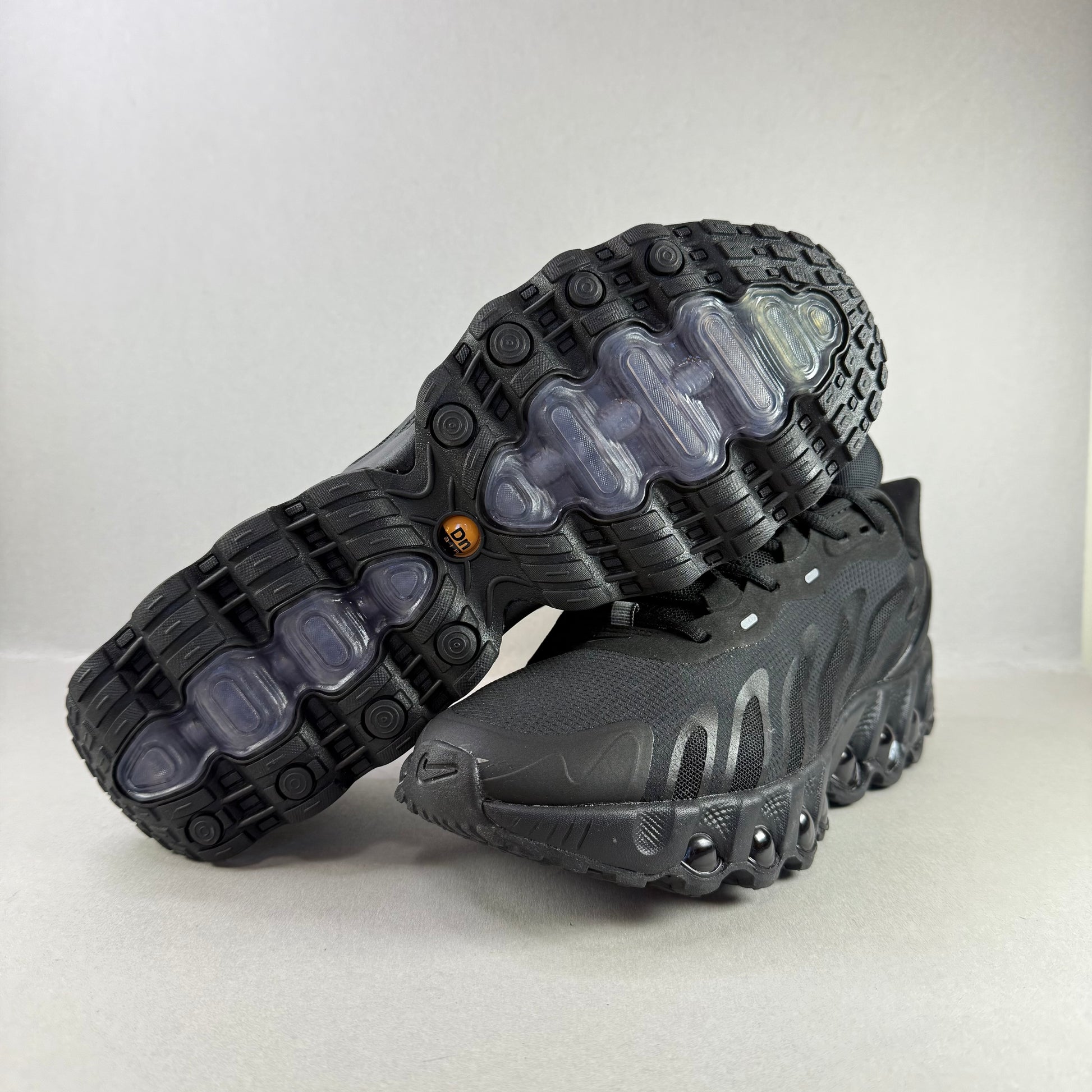 Nike Air Max Dn8 "All Black"