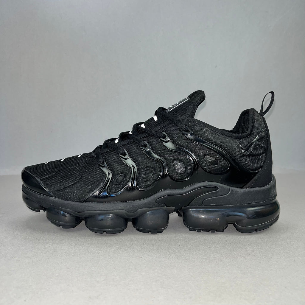 Nike Vapormax Plus “Triple White”