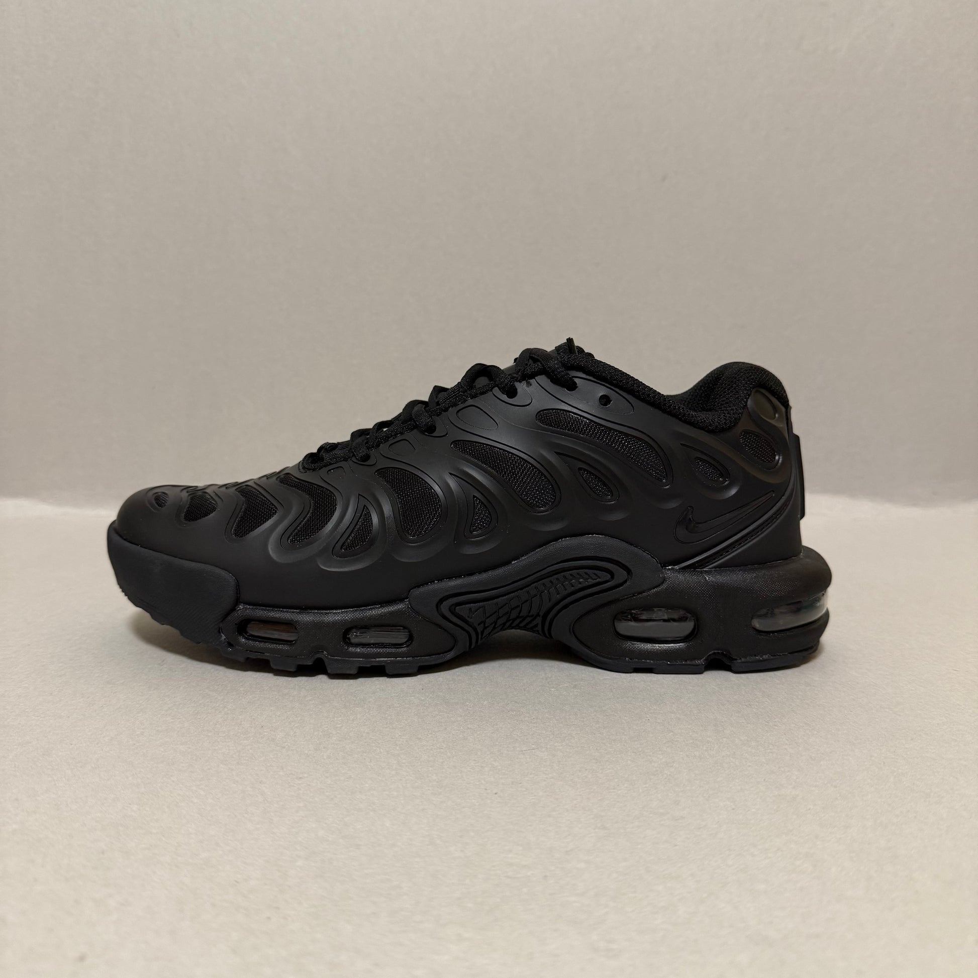 Nike Air Max Plus Drift "All Black"