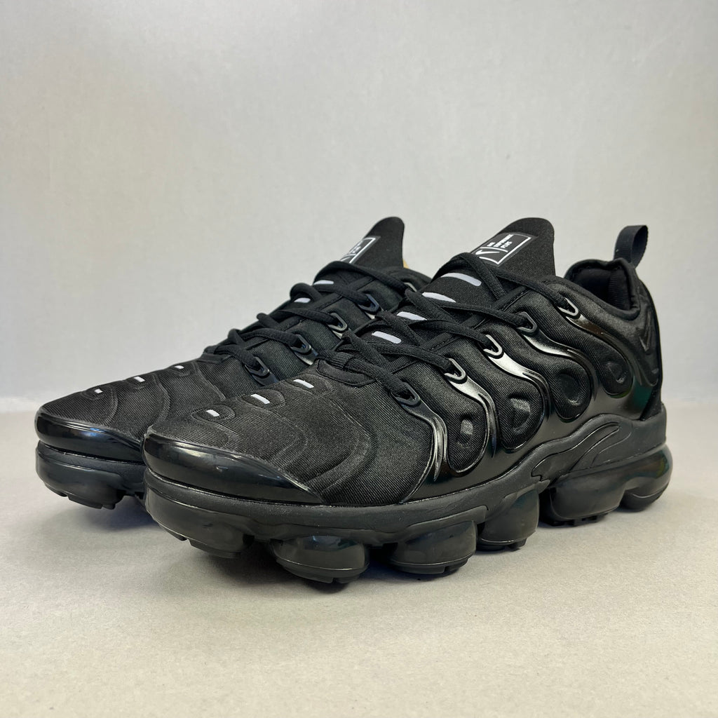 Nike Vapormax Plus “Triple White”