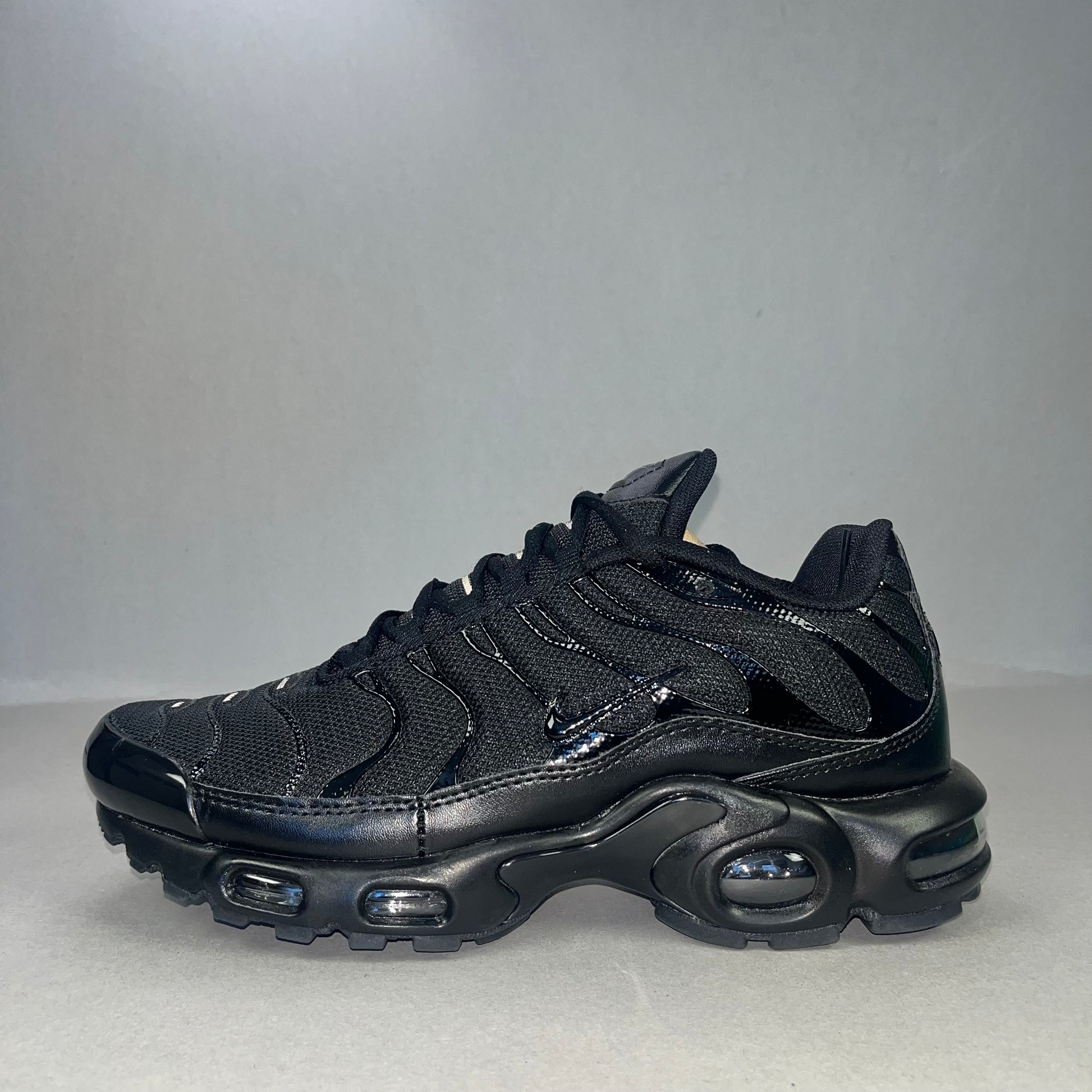 Nike Air Max Plus TN “Triple Black”